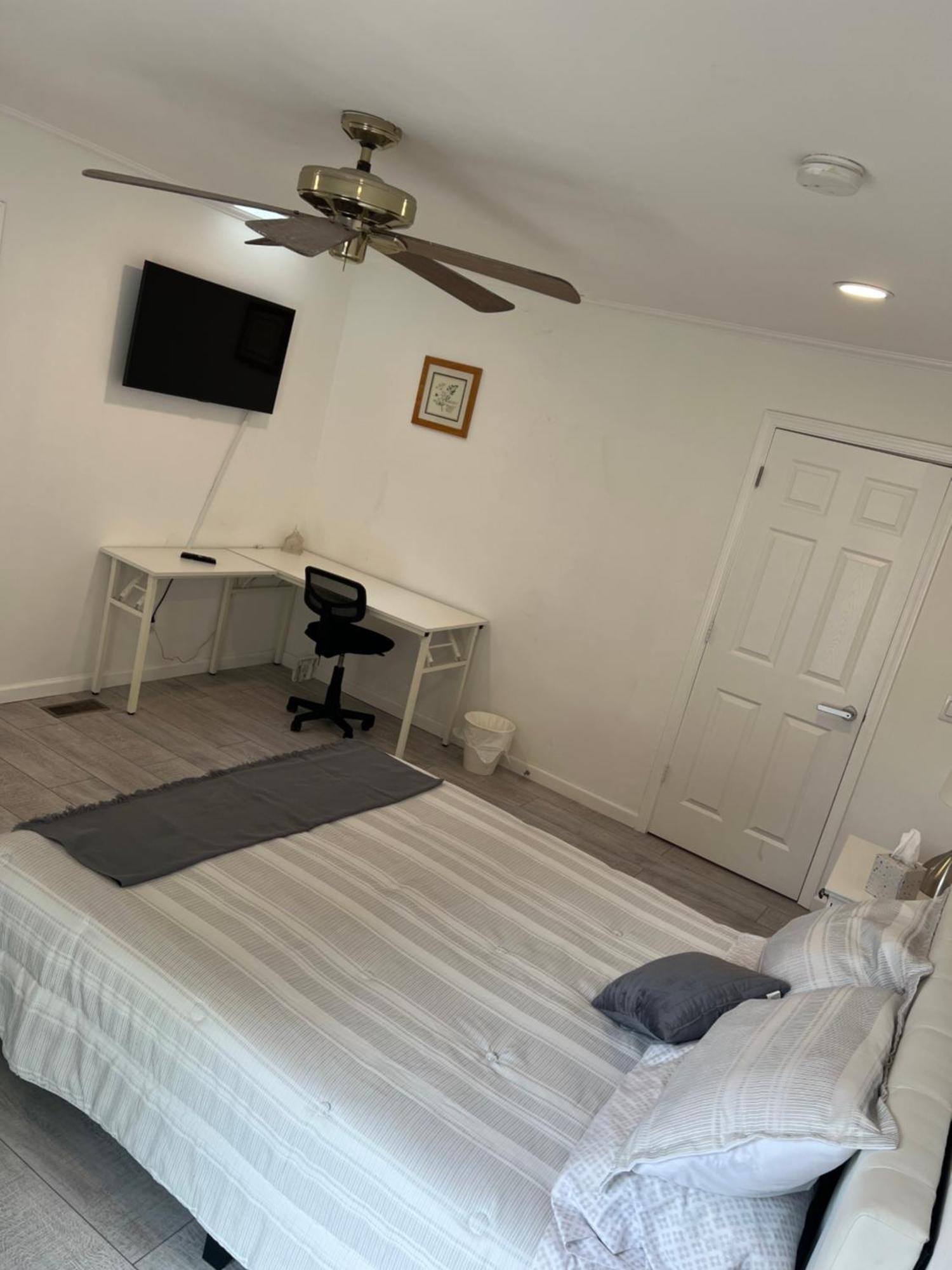 Cozy Private Suite 5 Min From Saint Francis Hospital And Woodland Hills Mall Tulsa Exterior photo