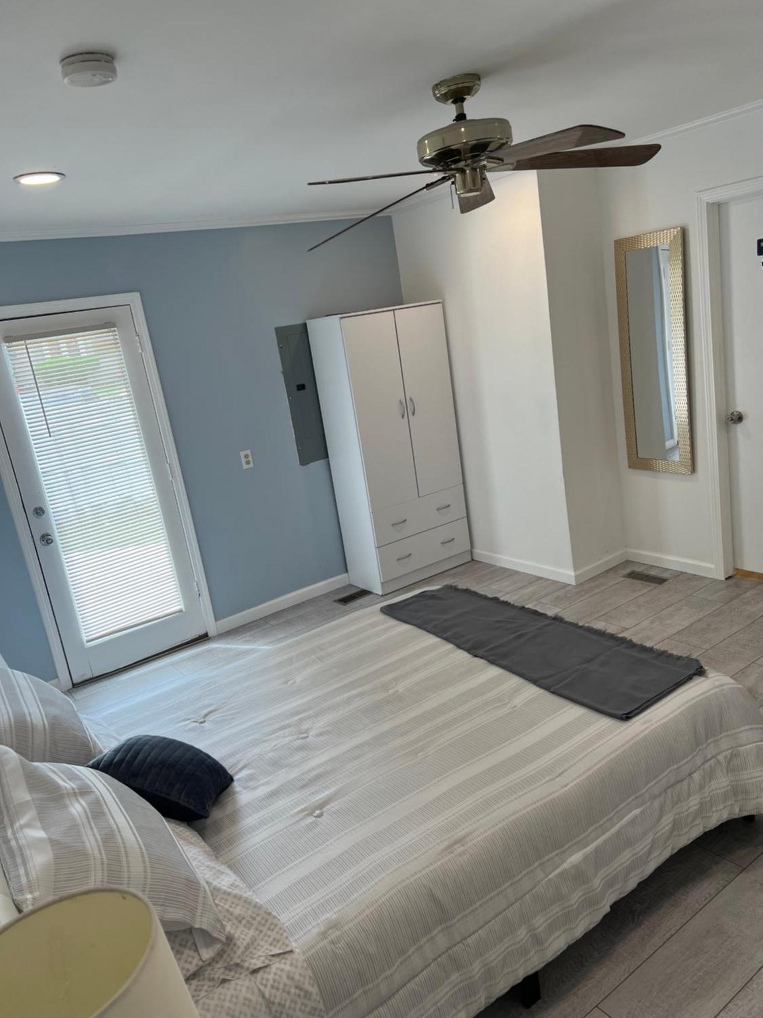 Cozy Private Suite 5 Min From Saint Francis Hospital And Woodland Hills Mall Tulsa Exterior photo